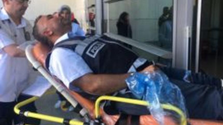 Seyyar Satıcılar, Polis Ve Zabıtaya Saldırdı:3 Yaralı