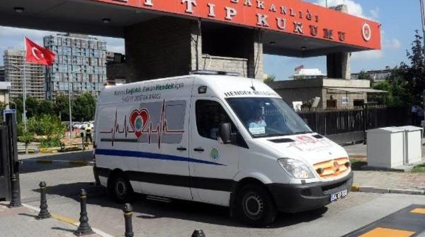 Sakarya'da &Ouml;ld&uuml;r&uuml;len Suriye'li Kadın Ve Bebeğinin Cenazeleri Adli Tıp Kurumu'ndan Alındı