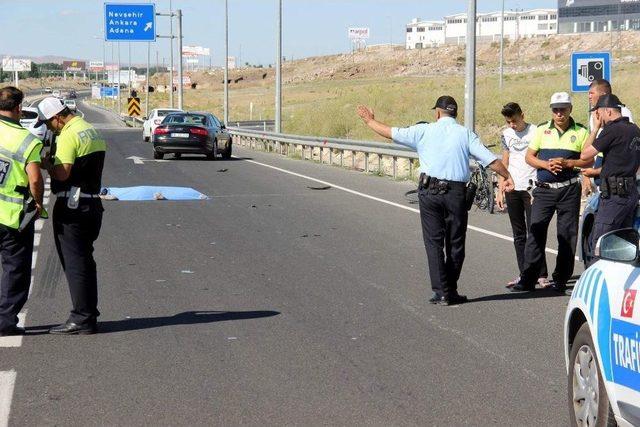 Tek İsteği Arkadaşıyla Bisiklet Sürmekti