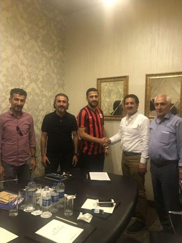 Van B&uuml;y&uuml;kşehir Belediyespor&rsquo;dan İki &Ouml;nemli Transfer 1