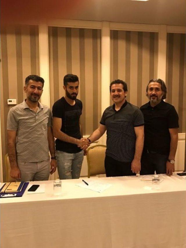 Van B&uuml;y&uuml;kşehir Belediyespor&rsquo;dan İki &Ouml;nemli Transfer 2