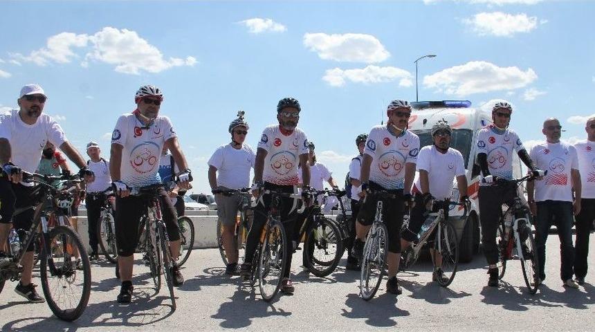 15 Temmuz Şehitleri İ&ccedil;in Pedal &Ccedil;evirdiler
