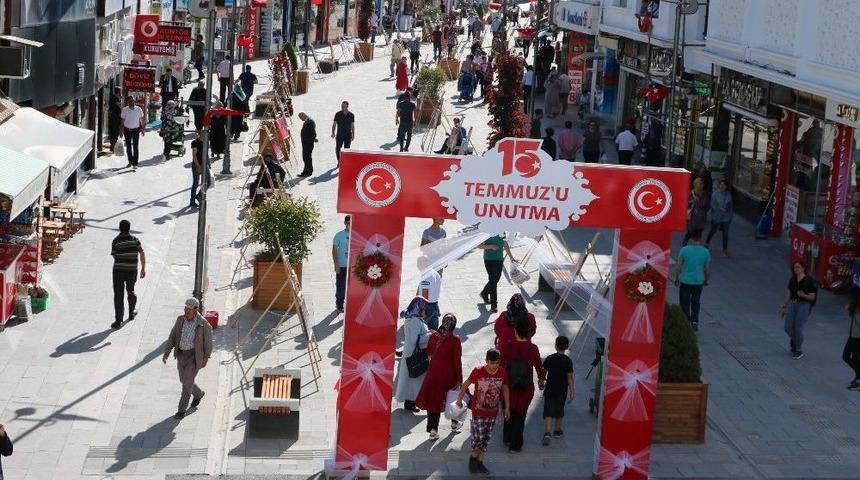 Yozgat&rsquo;ta 15 Temmuz Fotoğraf Sergisi A&ccedil;ıldı