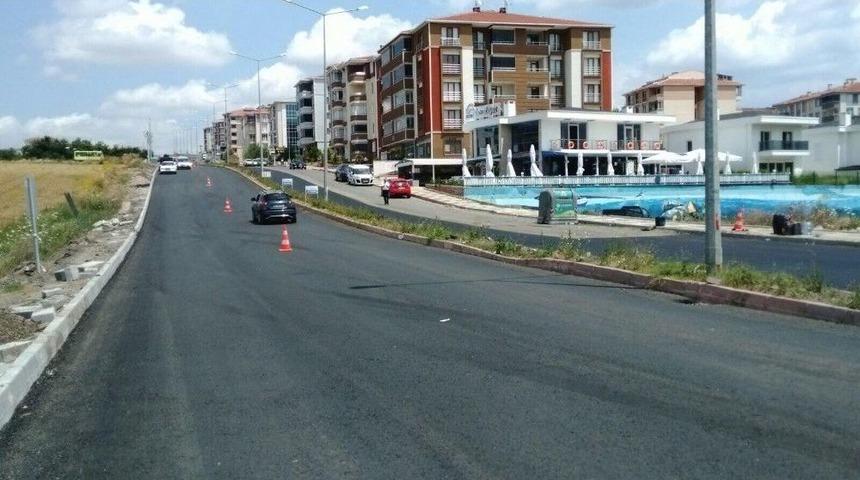 S&uuml;leymanpaşa &Ccedil;andarlızade Bulvarına Sıcak Asfalt &Ccedil;alışması