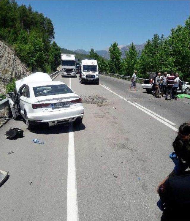 Avukat Ve Kardeşi, Trafik Kazasında Öldü