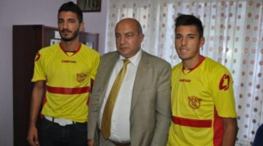 İn&ouml;n&uuml; &Uuml;niversitesi Futbol Takımı El Değiştirdi