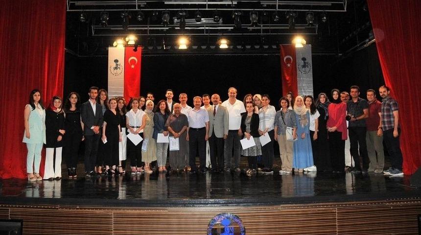 Tasarım Yarışmasında Dereceye Giren &Ouml;ğrencilere &Ouml;d&uuml;l