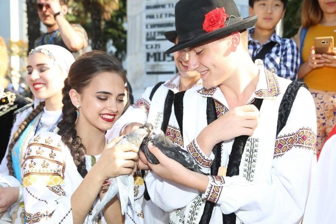 Bursa&rsquo;da &lsquo;altın Karag&ouml;z&rsquo; Renkleri