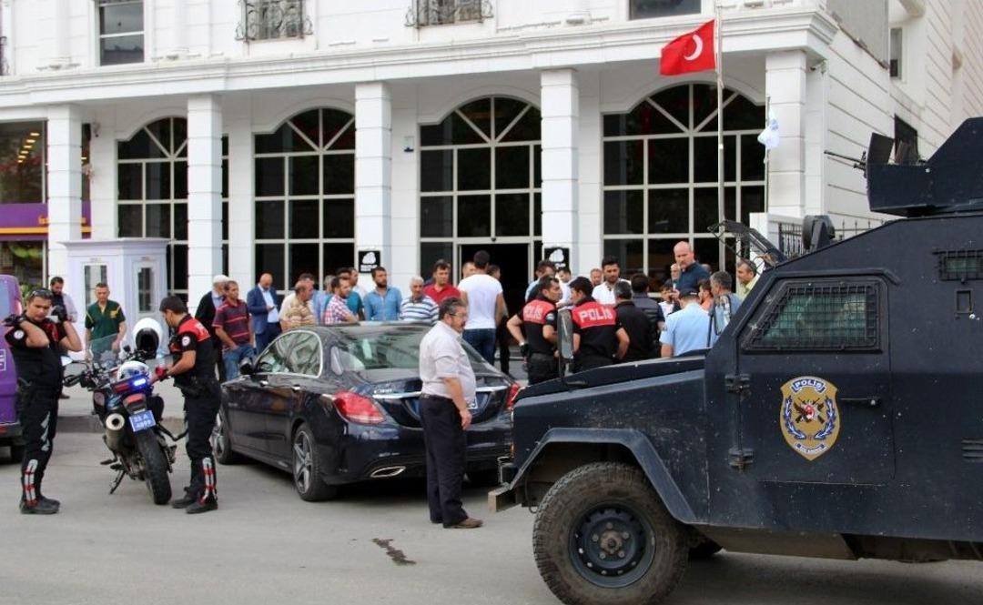 Erzurum&rsquo;da Silahlı Kavga: 1&rsquo;i Polis 4 Yaralı