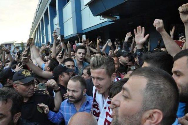 Kucka 3 Yıllık Imzayı Attı 3