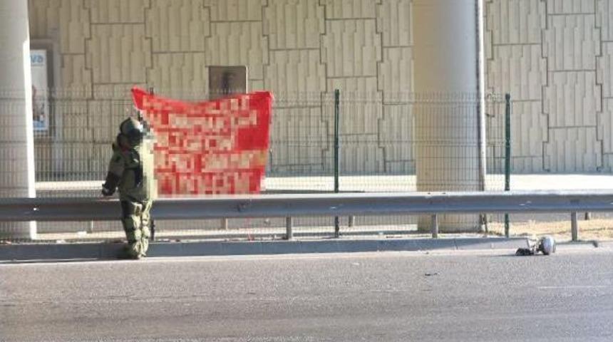 Okmeydanı Kavşağı'nda Ş&uuml;pheli Pankart Alarmı