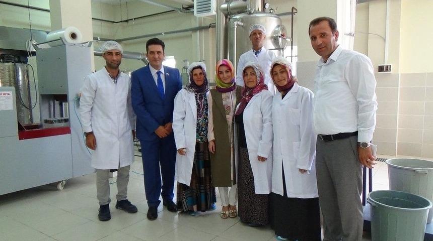 Uzundere &rsquo;dut&rsquo;u Esker İle Ekonomiye Kazandırılıyor