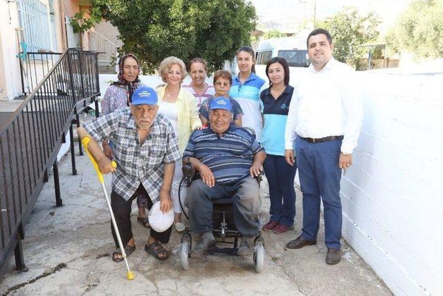 Başkan Çeçrioğlu, Kuyucak’ta Yüzleri Güldürdü