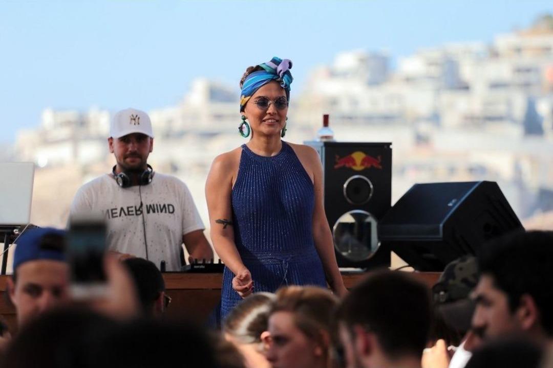 Demet Akalın, Spor Yaparken Belini İncitti