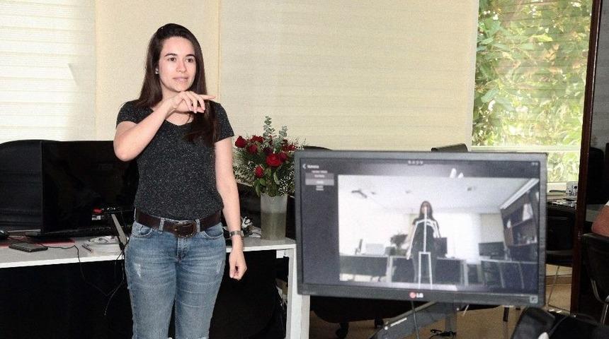 İşaret Dilinde Sesli Devrim