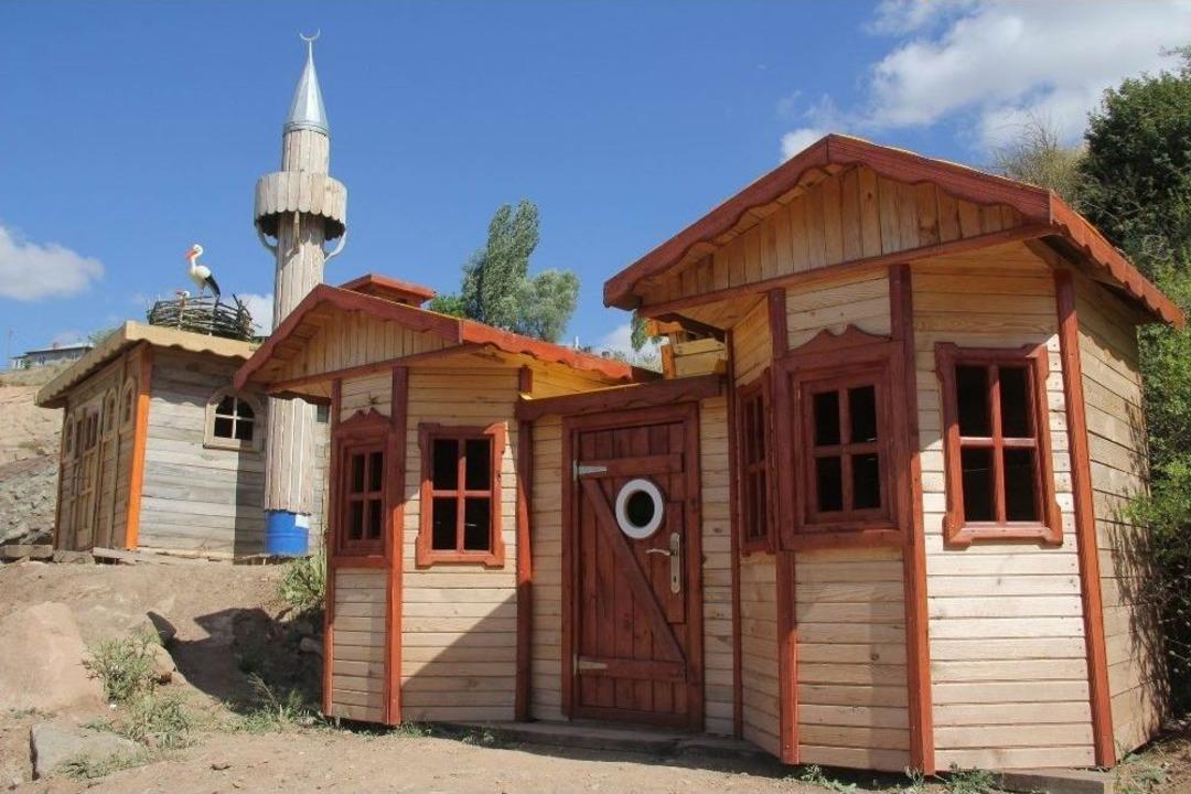 T&uuml;rkiye&rsquo;nin İlk &Ccedil;ocuk K&ouml;y&uuml;