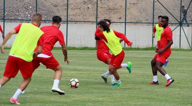 Kayserispor, Erzurum’da Teknik Ve Taktik Çalıştı