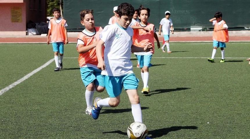 Yenimahalle&rsquo;nin Yaz Spor Okulları A&ccedil;ıldı