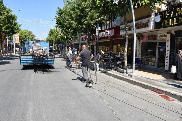 İstanbul Caddesinde Yaya Korkulukları Kaldırıldı