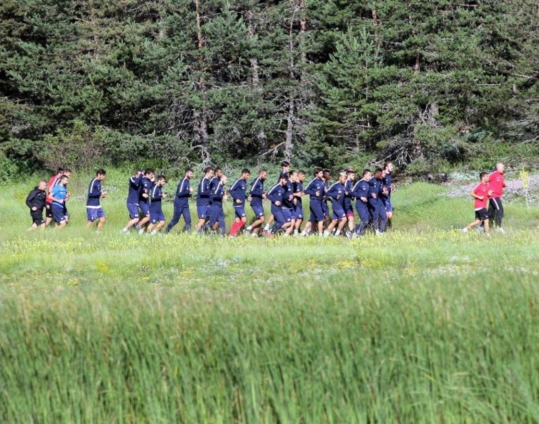 Antalyaspor G&uuml;nde 3 Antrenmanla Yeni Sezona Hazırlanıyor