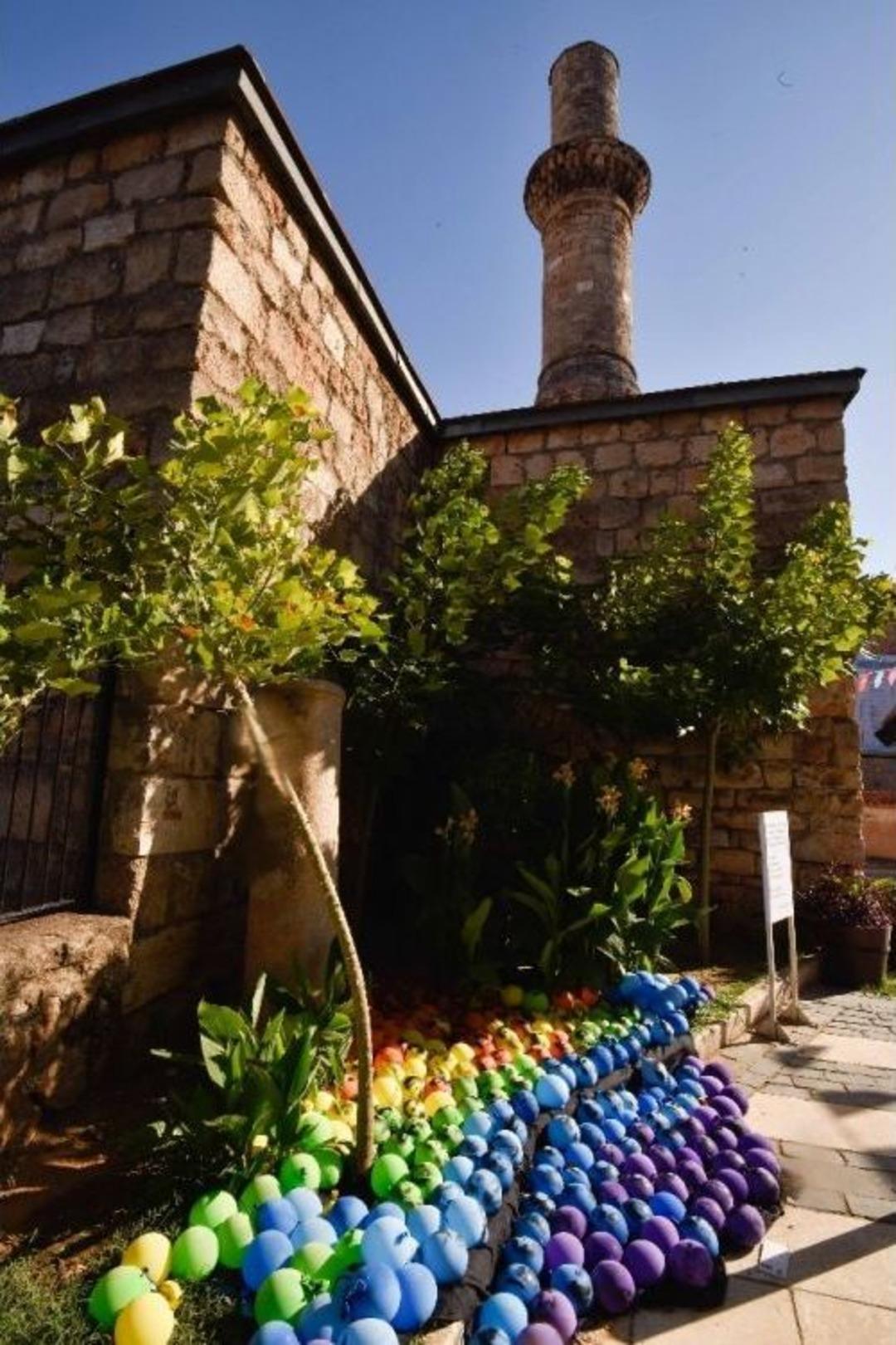 Kalei&ccedil;i&rsquo;nde Sanat Sokağa &Ccedil;ıktı