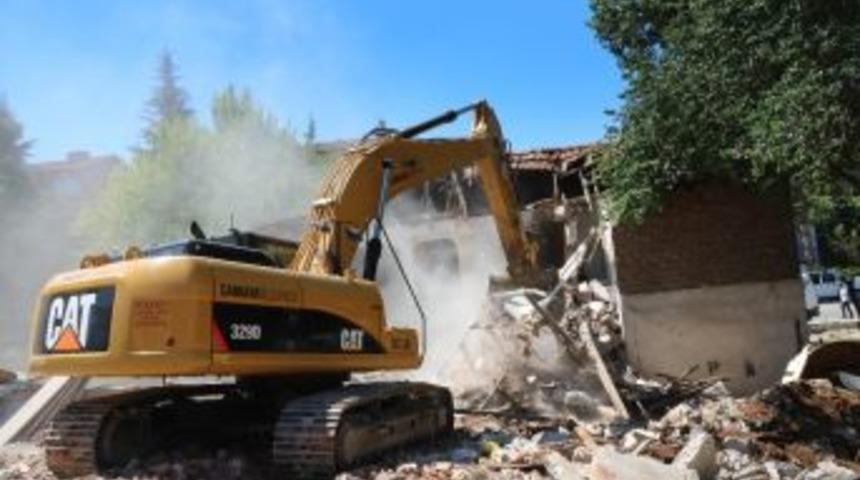 Çankaya’da Planlı Yapılaşma İçin Yıkımlar Sürüyor
