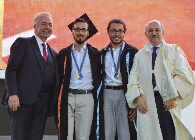 İt&uuml;&rsquo;De Mezuniyet Coşkusu 1