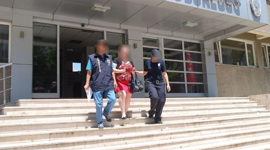 Uşak&rsquo;ta G&uuml;n&uuml; Birlik Kiralanan Apartta Fuhuş İddiası