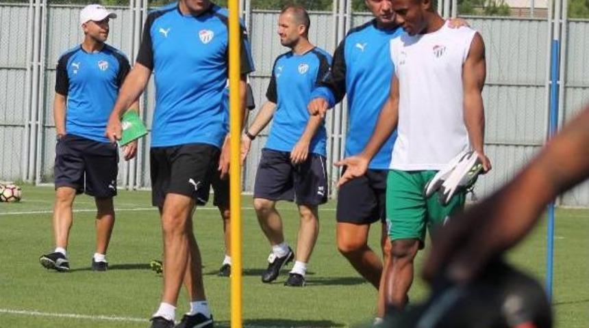 Bursaspor&rsquo;Da Guen'den Ilk Uyarı Barış'a