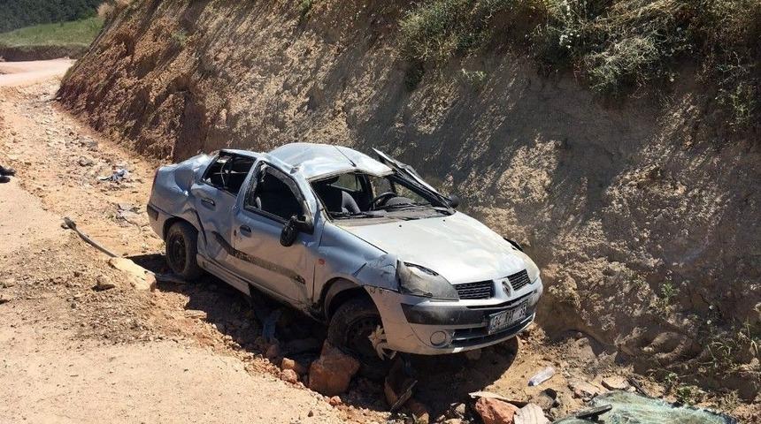 Bilecik&rsquo;te Otomobil Takla Attı: 2 Yaralı