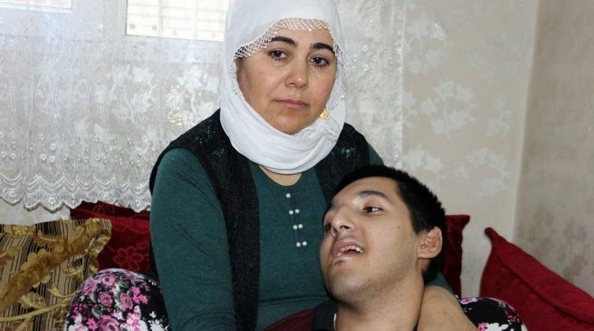 9 Yıldır Yatalak Olan Sspe Hastası Oğluna Bakan Anne Yardım Bekliyor