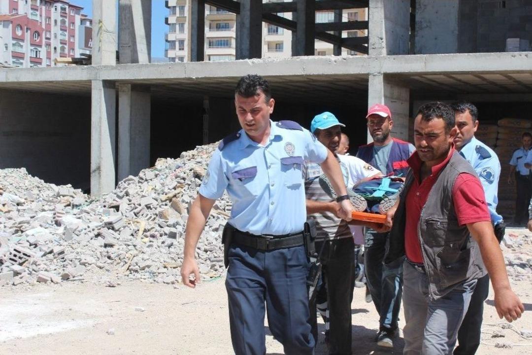 İnşaattan D&uuml;şen İş&ccedil;iyi İnşaat Koruma Filesi Kurtardı