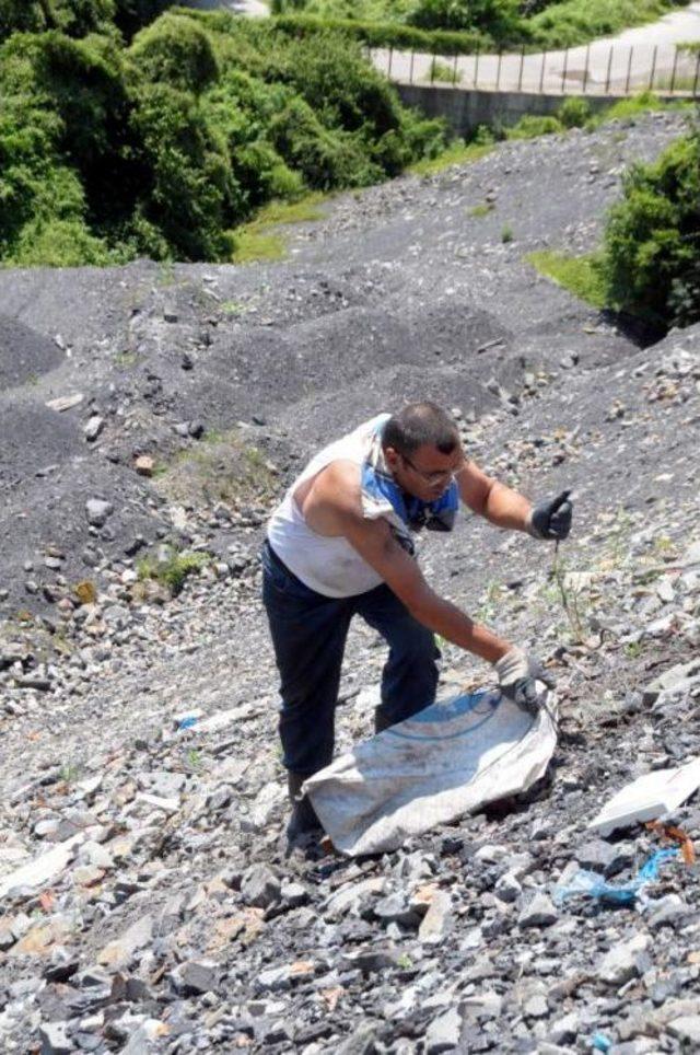 Hurda Satarak Evini Yaptı, 2 Çocuğunu Okuttu, Emekli Oldu