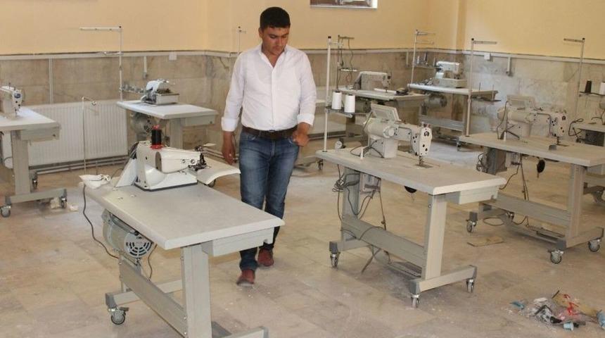 &Ccedil;aldıran&rsquo;da Gen&ccedil; Kızlara İş İmkanı