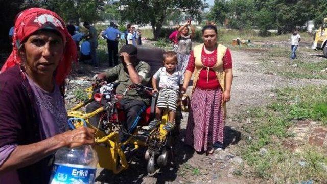 Bursa da &Ccedil;adırları Yıkılırken G&ouml;bek Attılar 1