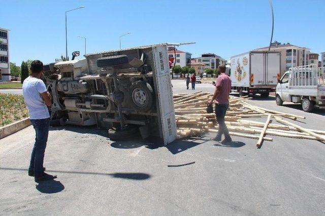 Elazığ’da Trafik Kazası: 2 Yaralı