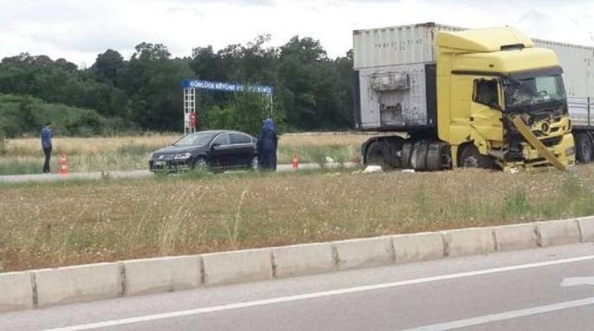 Tokat&rsquo;Ta Trafik Kazası: 3 &Ouml;l&uuml;, 2 Yaralı
