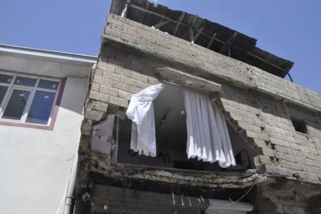 Gaziantep te Evin Duvarı Yıkıldı: 3 Yaralı 1
