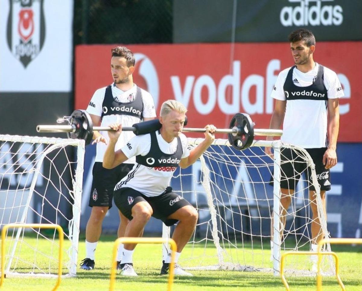Beşiktaş&rsquo;ta Hazırlıklar S&uuml;r&uuml;yor