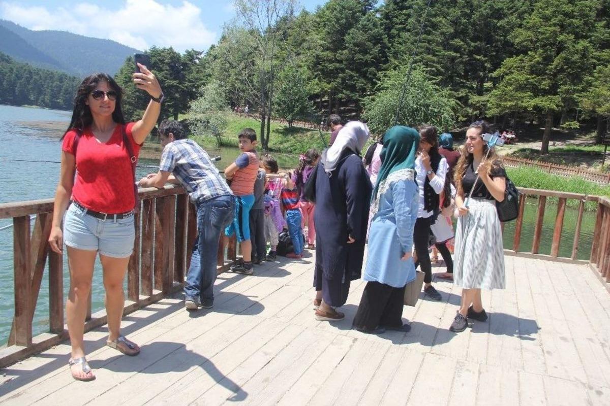 G&ouml;lc&uuml;k Tabiat Parkı&rsquo;na Tatilci Akını