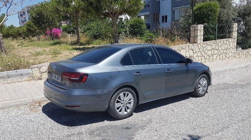 Antalya&rsquo;da Park Halindeki Otomobil Kurşunlandı