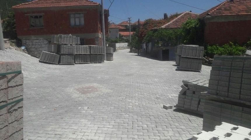 Kocaiskan&rsquo;da Kilit Parke Taşı D&ouml;şemesi Devam Ediyor