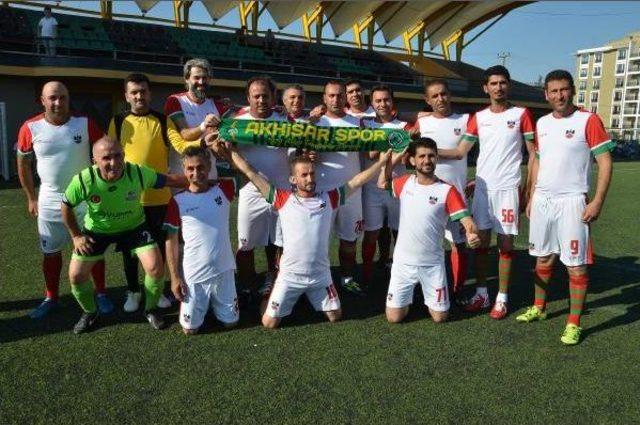 Akhisar'da Golcü Şehmus Özer Unutulmadı