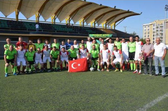 Akhisar'da Golcü Şehmus Özer Unutulmadı