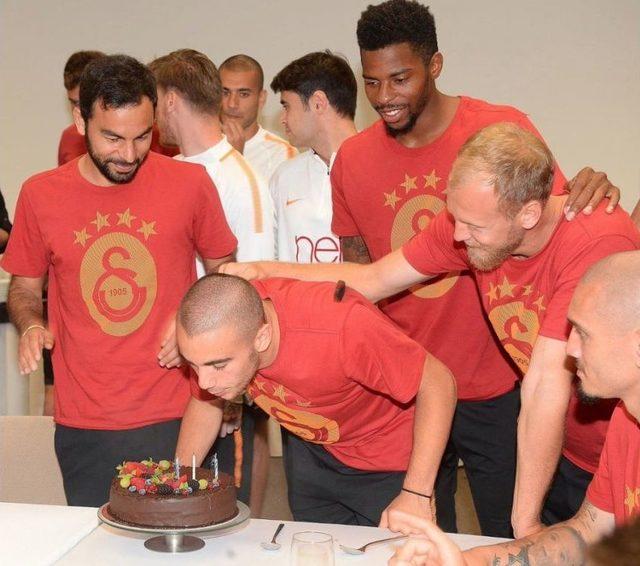 Galatasaray’ın Kampında Yunus Akgün’ün Doğum Günü Kutlandı