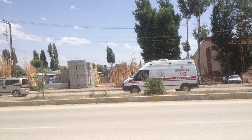 Ter&ouml;ristlerden Yol Şantiyesine Saldırı: 2 Yaralı