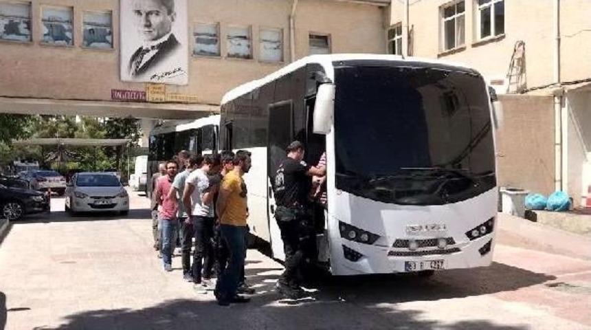 Şanlıurfa'da Fet&ouml; Operasyonu: 35 G&ouml;zaltı