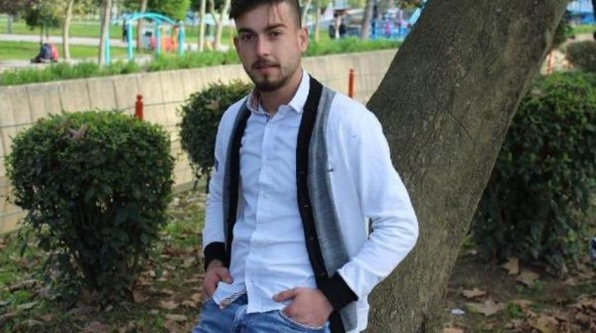 Otob&uuml;s Ile &Ccedil;arpışan Motosikletin S&uuml;r&uuml;c&uuml;s&uuml; Ağır Yaralı