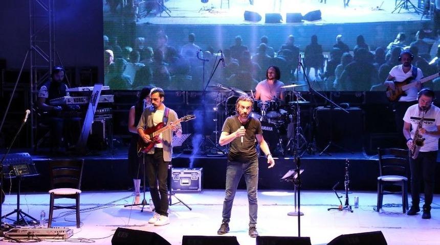 Akşehir&rsquo;de Resul Dindar İle Karadeniz R&uuml;zgarı Esti