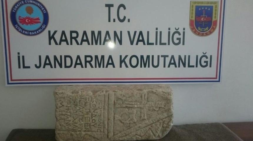 Jandarma, Tarihi Mezar Taşı Ele Ge&ccedil;irdi